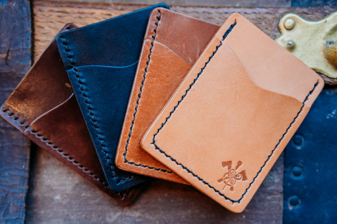 13 reasons to use a minimalist Front Pocket Wallet - axesswallets