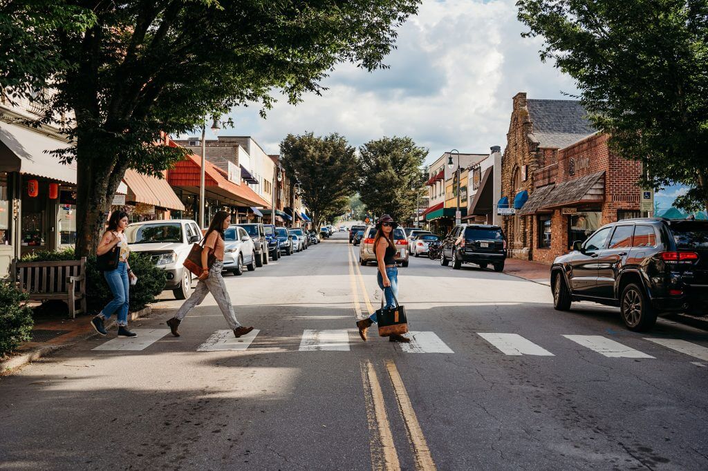 Supporting Local this Holiday Season